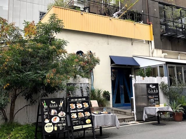 近隣の飲食店_コンビニだけでなく、レストランやカフェもございます