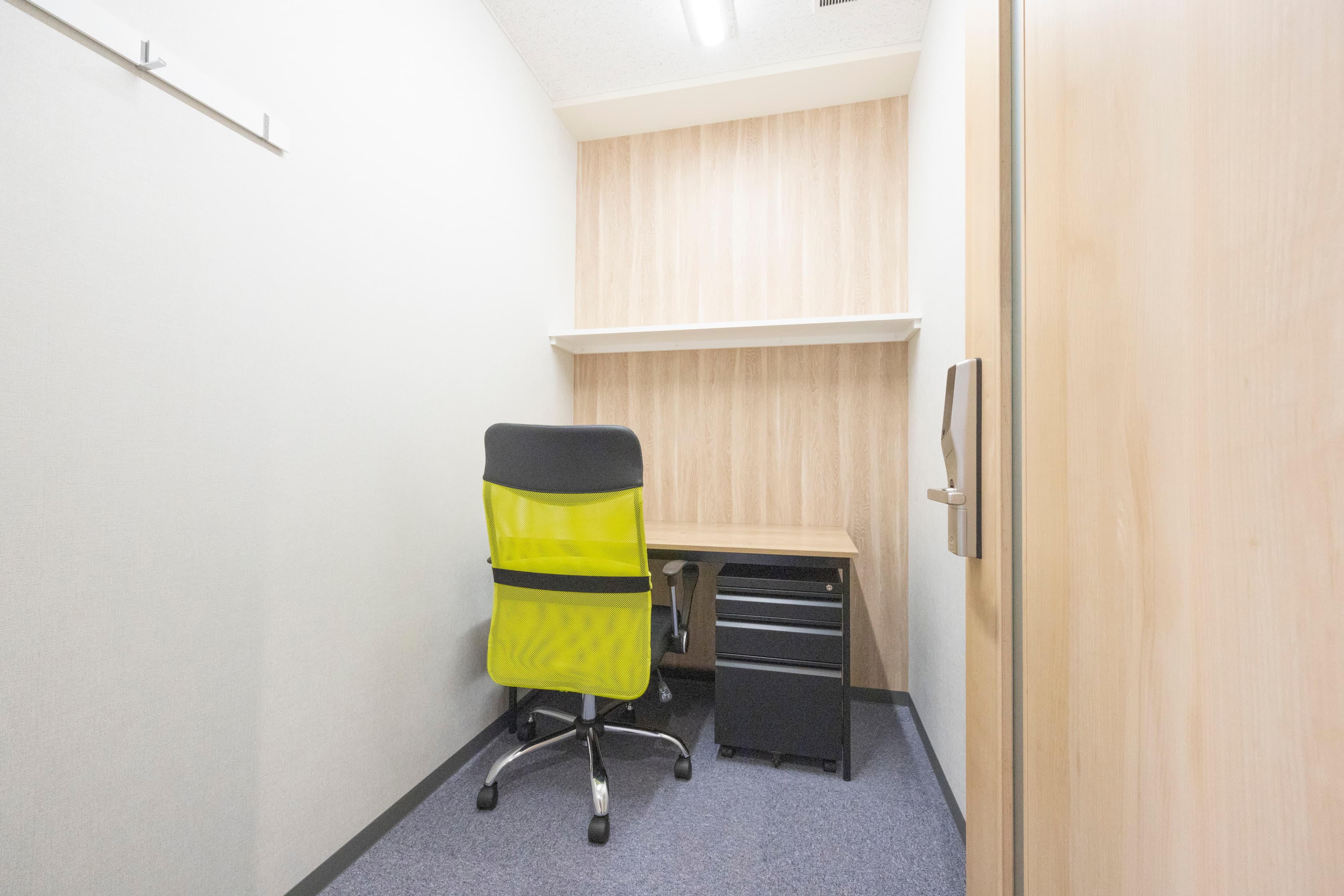 専有部_個室。家具、インターネット環境完備ですぐにビジネスをスタートできます。※画像はイメージです。