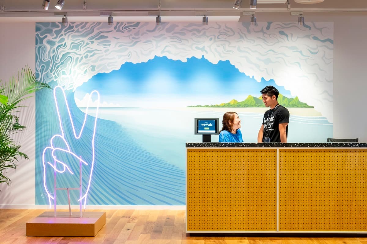 外観_受付です。有人ですので急な来客にも安心です。©WeWork