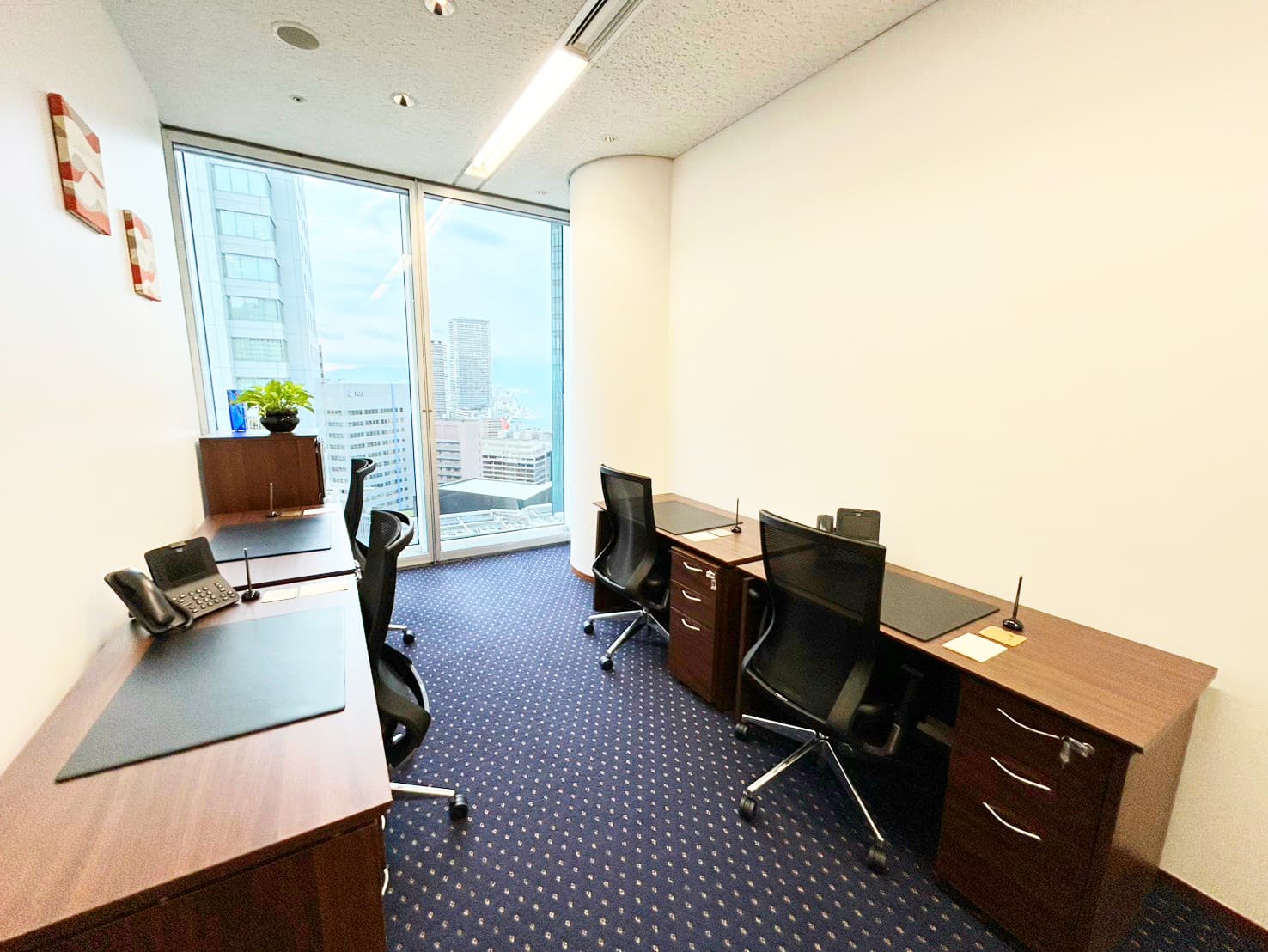 窓側オフィス4名様