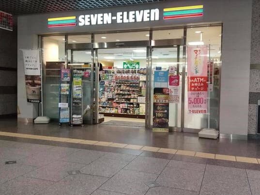 近隣のコンビニ_セブンイレブン 広島紙屋町シャレオ店 (徒歩2分)