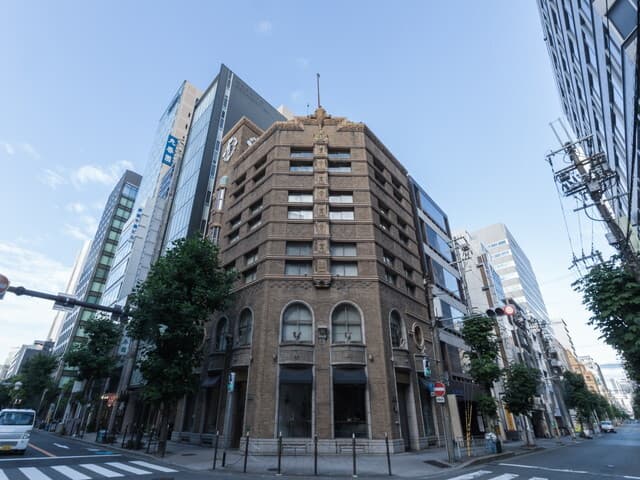 外観_1930年竣工の歴史あるビルにオフィスがあります。