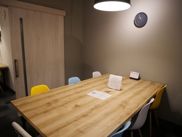 共用部_会議室です。完全個室になっています。