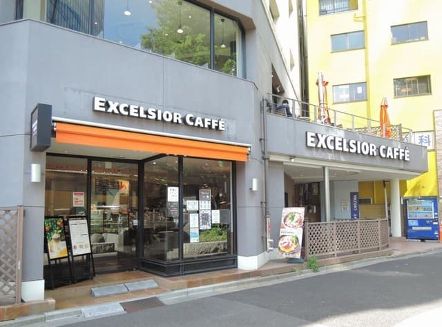 近隣のカフェ_エクセルシオールカフェ御成門駅前店 (徒歩2分)