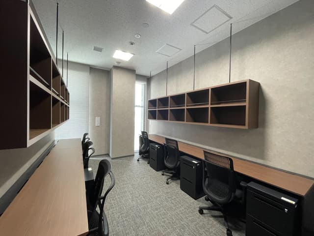 専有部_個室。家具・個別空調つきの完全個室オフィスです。