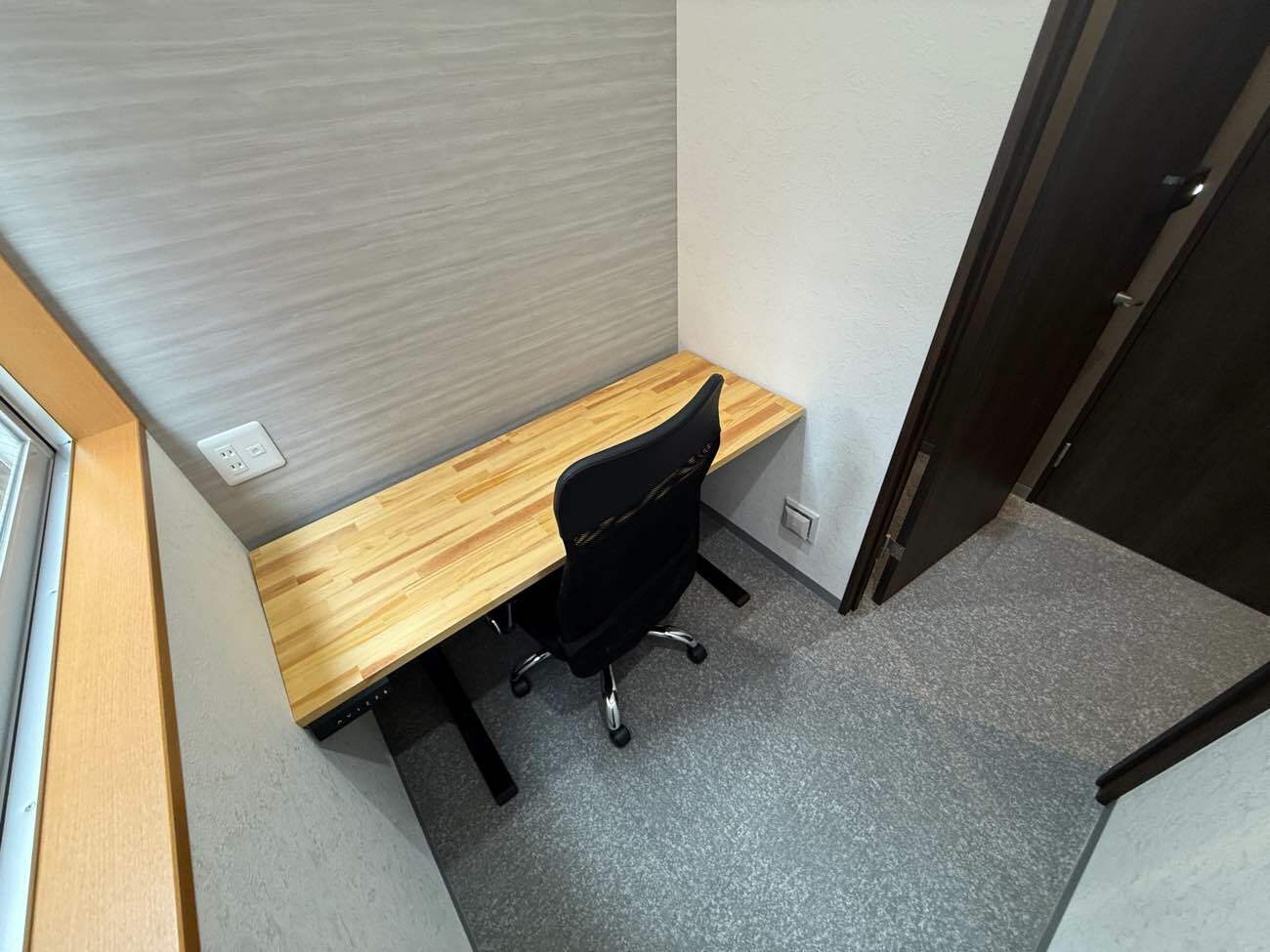 専有部_個室。窓ありで明るく開放的な空間です。