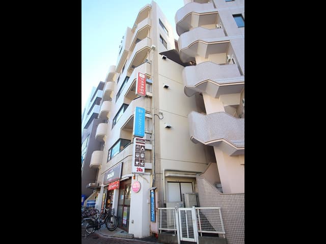 外観_早稲田駅から徒歩5分の場所にあるオフィスです。