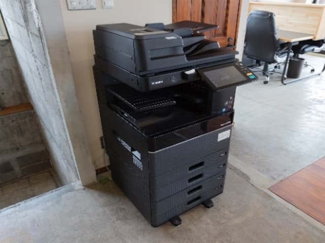 設備_コピーやFAXを行うことが可能です。