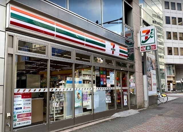 近隣のコンビニ_セブンイレブン 渋谷金王坂上店(徒歩3分)