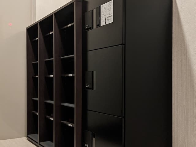 設備_宅配ボックス。入居者様がご不在の際の荷物の受け取りも可能です。