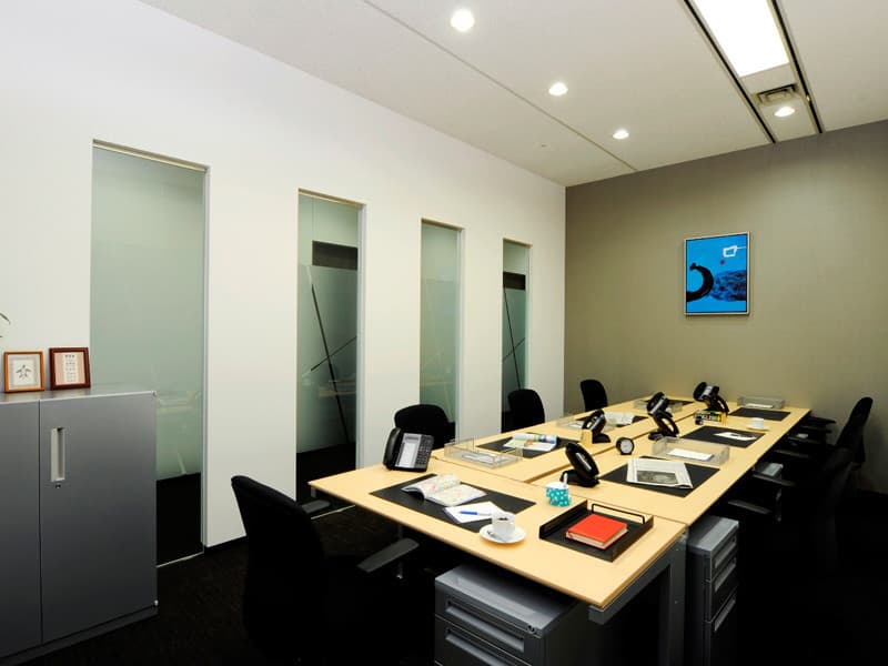個室_5名以上の人数でも利用できるオフィスもあります©Regus