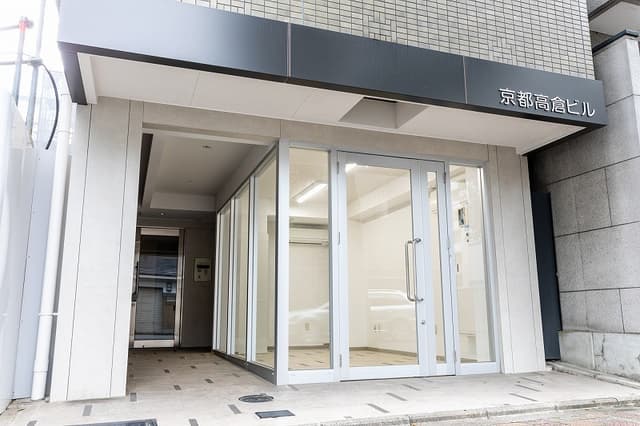 外観_京都駅から徒歩5分の場所にあります。©BIZcircle