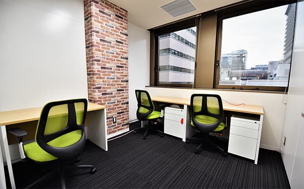 プライベートルームC_3人用個室です。