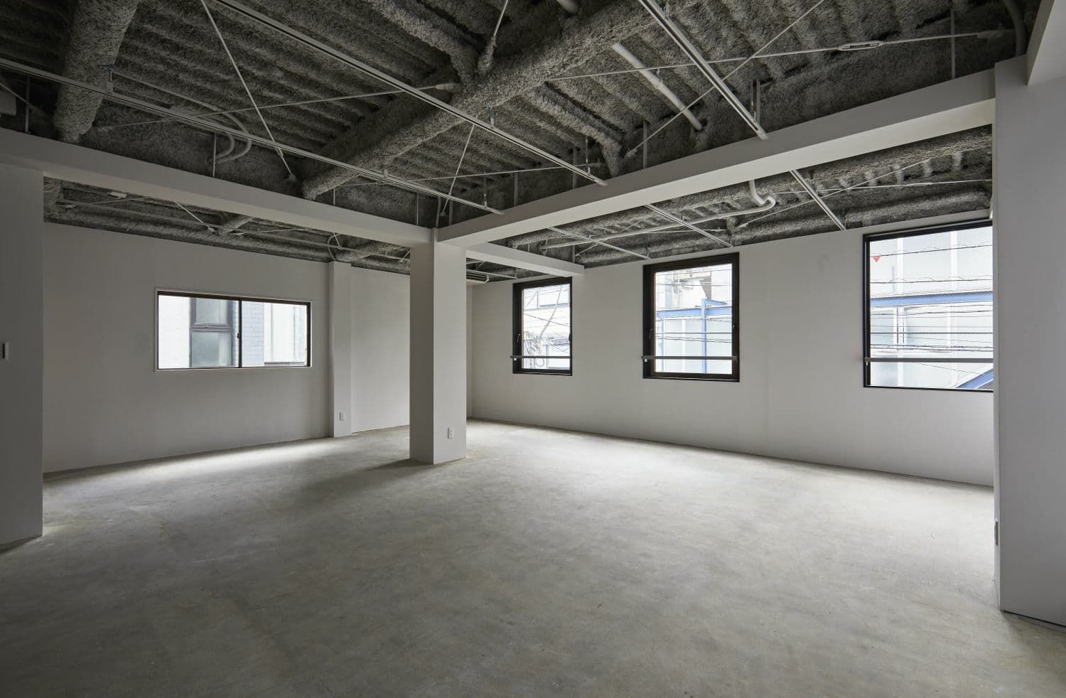 専有部_個室。採光を確保でき、明るく開放的な空間です。