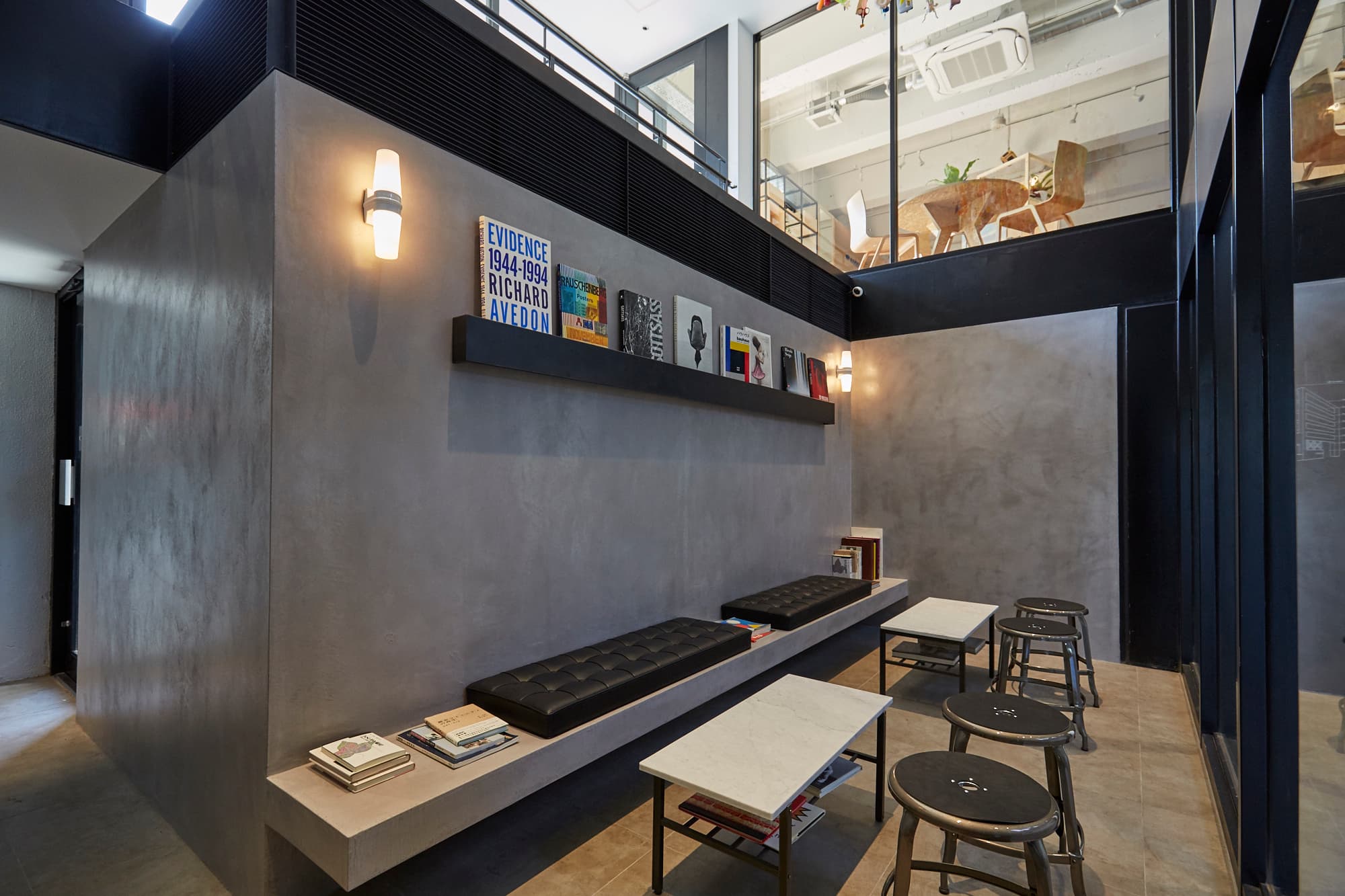 共用部_ラウンジ。ちょっとした打合せなどにも活用できます。