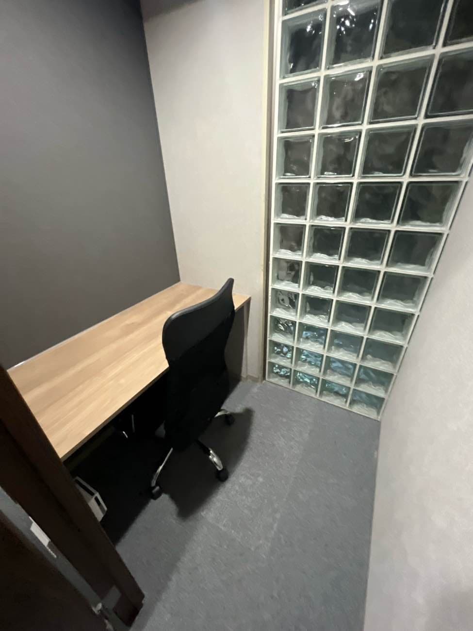 専有部_個室。インターネット環境を完備しています。