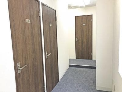 共用部_シックで落ち着いた雰囲気の内装です。©️kasegroup