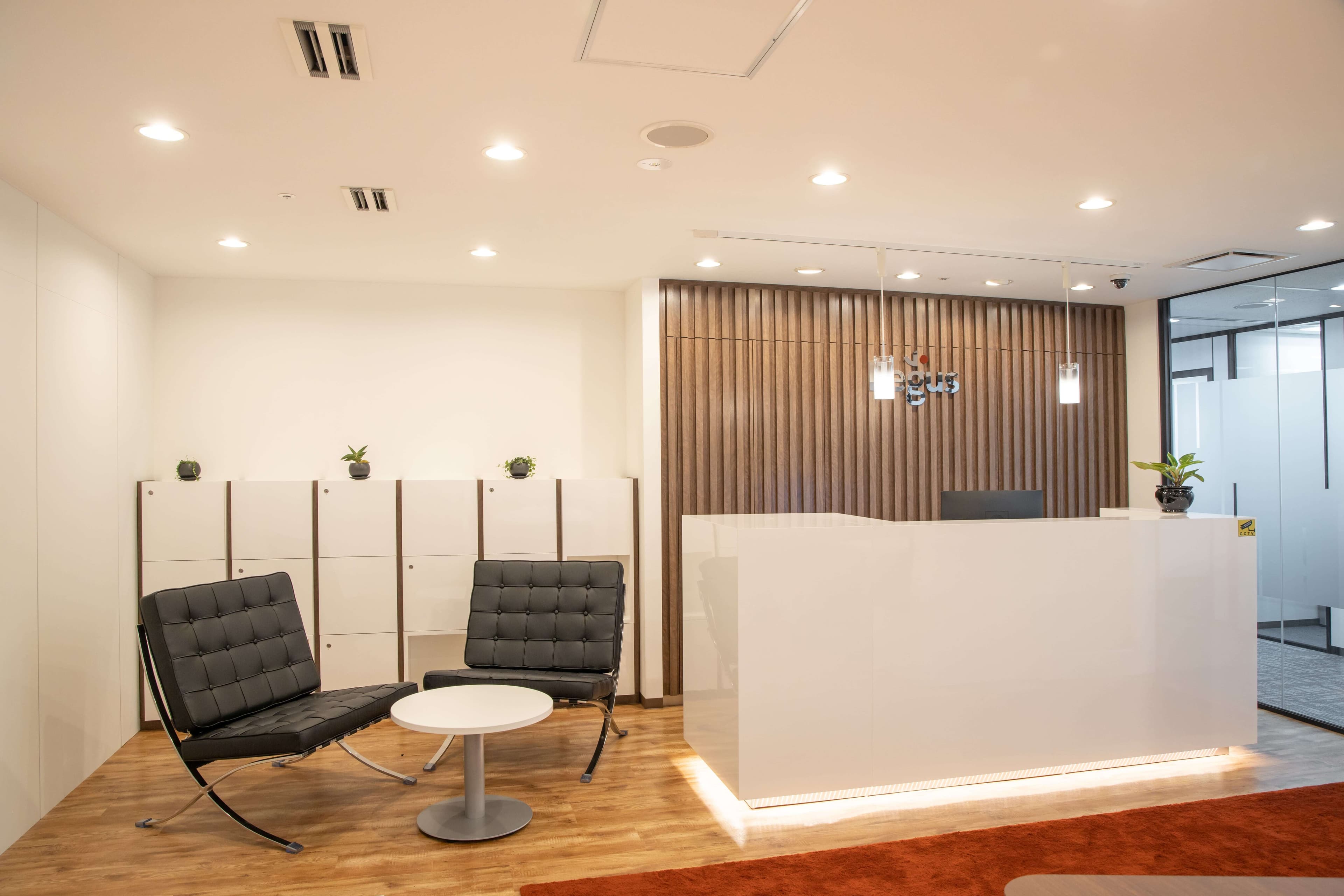 RegusAkita_Reception_area_Withoutpeople-09-min