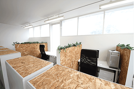 FIXエリア_荷物を置いていく事も出来る専有スペース、キャビネットが1台付いてきます。