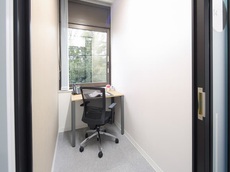 個室_1名利用の部屋など個人に合わせたビジネススタイルが選べます©Regus