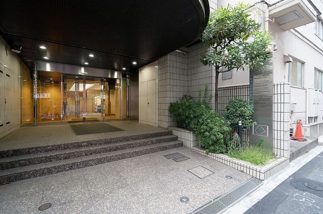 外観_五反田駅から徒歩2分、比較的閑静なエリアにあるオフィスです。