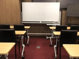 共用部_会議室。セミナールームとしての利用も可能です。
