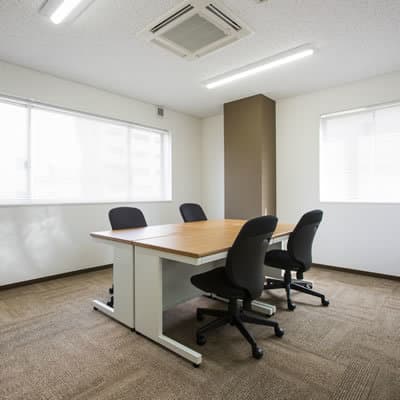 個室_各個室、高品質なオフィス家具を使用する事が出来ます(参考画像)