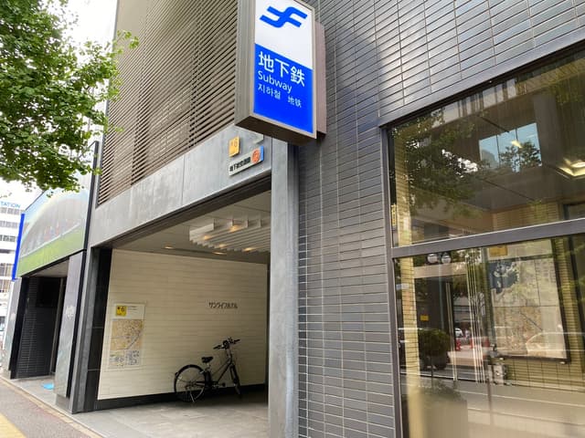 最寄りの駅_福岡市営地下鉄博多駅 (徒歩3分)