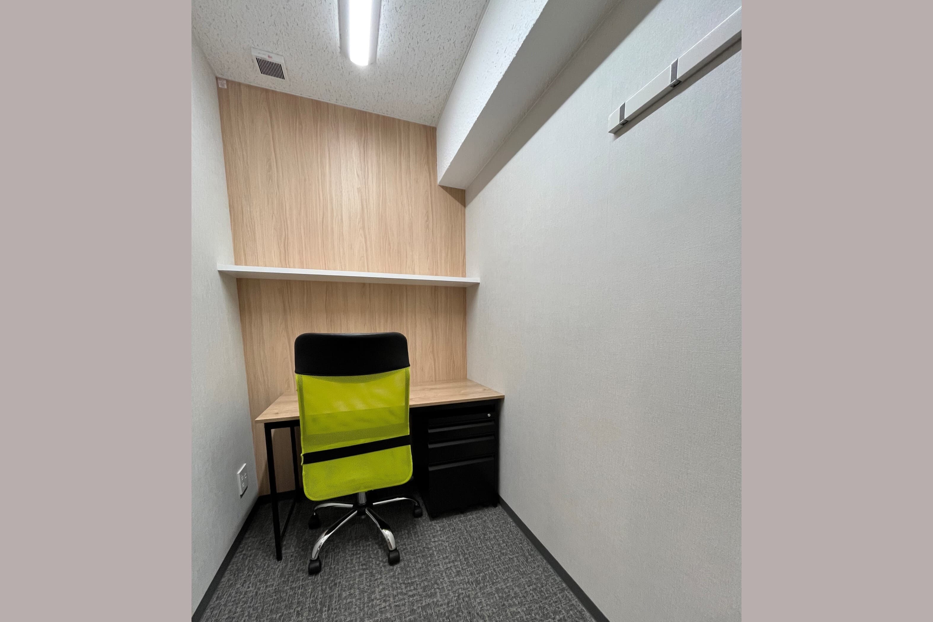 専有部_個室。各個室専用のポストが利用できます。