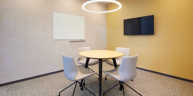 共有部_会議室。少人数から1時間単位で利用可能です。※画像はイメージです。©Regus