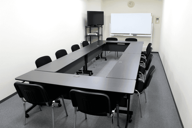 会議室_36名収容可能な会議室はセミナーなどにもご活用いただけます