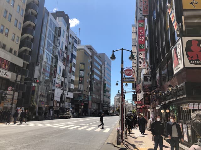 近隣の飲食店_気軽に入れる居酒屋がいっぱいです