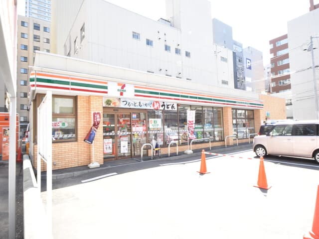 近隣のコンビニ_セブンイレブン 札幌南2東2店 (徒歩2分)