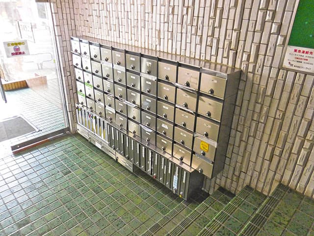 郵便受け_エントランスには各個室専用の郵便受けが設置されています。