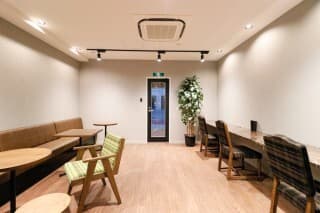 1F 無料ラウンジ