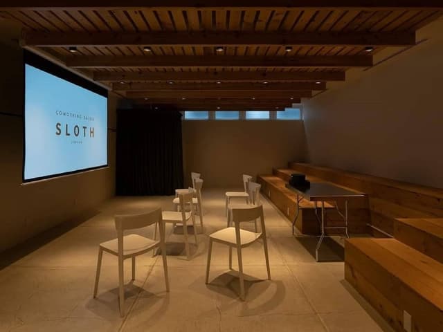 共用部_ギャラリー。講演会や展示会、撮影スタジオとしても利用可能なスペースです。