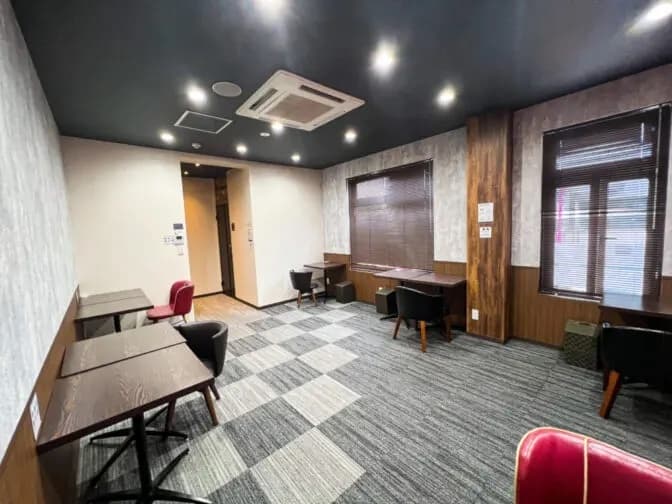 共有部_コワーキングスペース。月額3,300円で登記利用ができます。©BIZcomfort