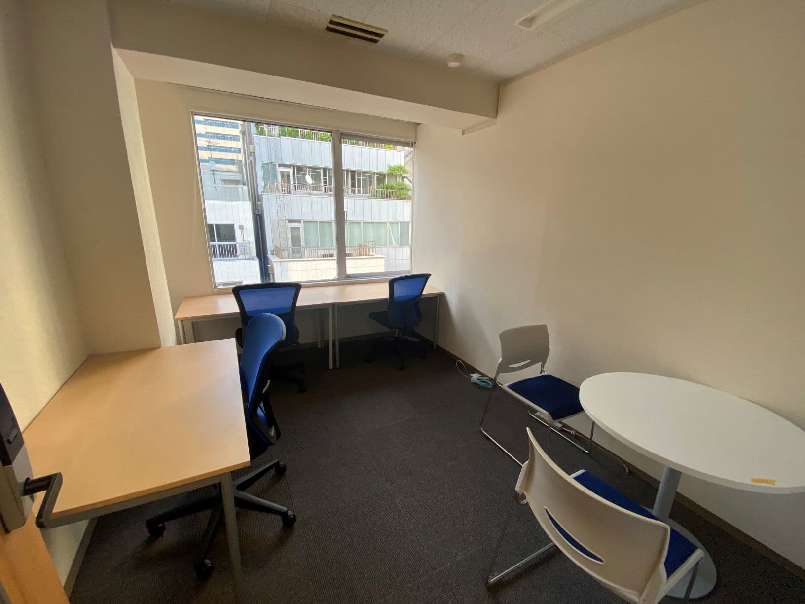 604号室_併設している貸会議室を特別割引にてご利用いただくことが可能です。
