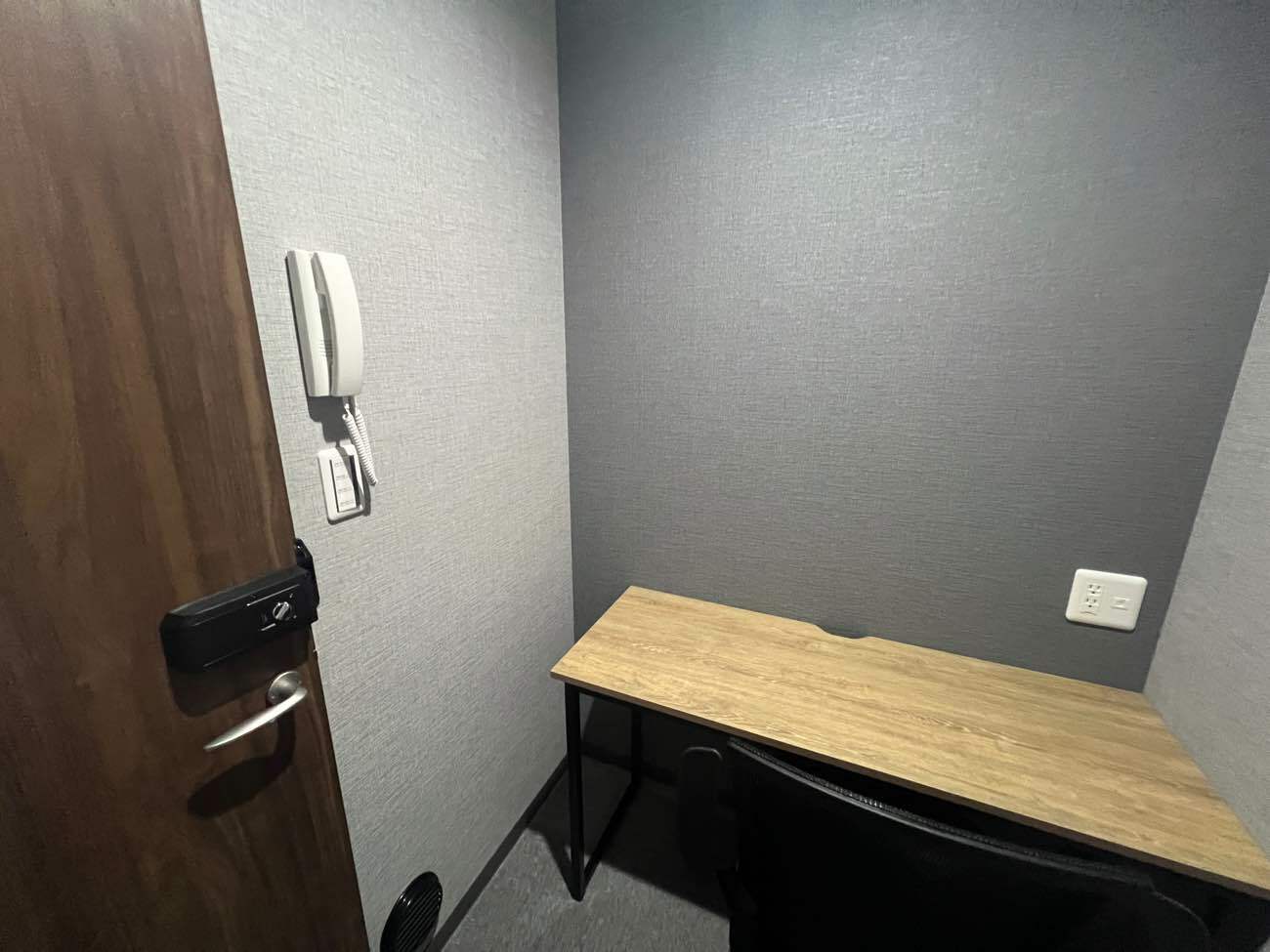 専有部_個室。追加料金なしで登記可能です。