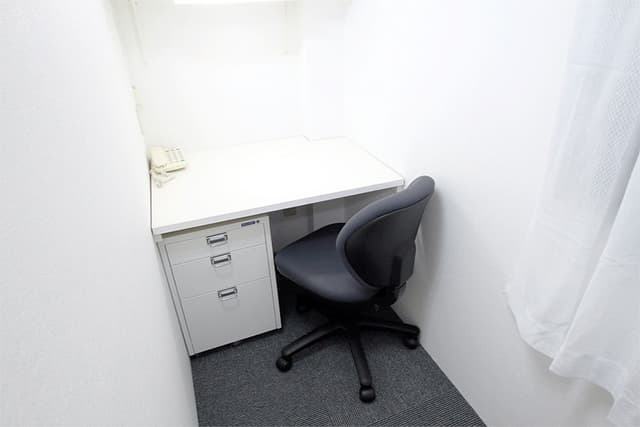 ブース_1名用でもスペースがしっかりと確保されているので圧迫感がありません