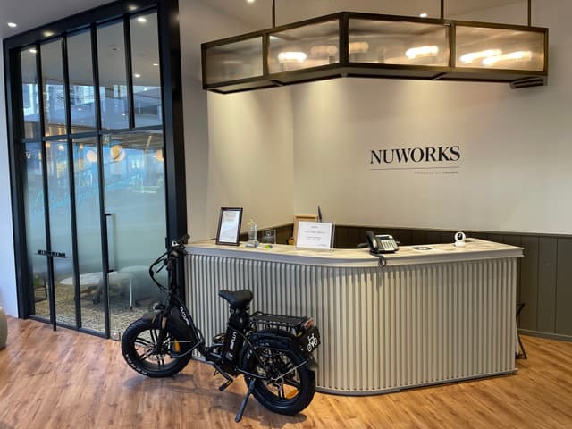 外観_受付。営業時間内はスタッフが常駐しています。