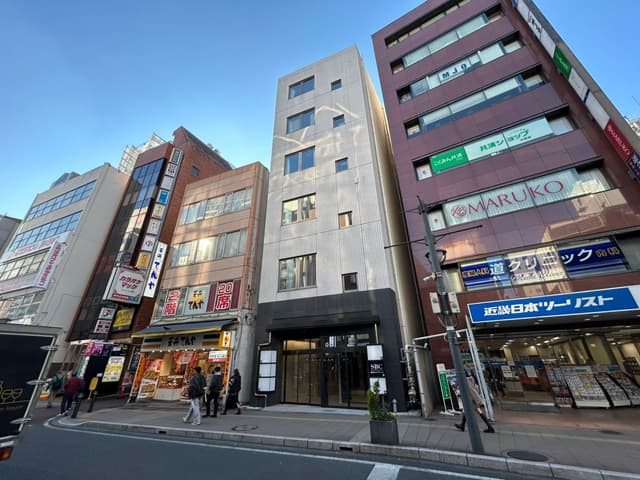 外観_大宮駅から徒歩2分の場所にあります。