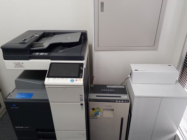 複合機とシュレッダー