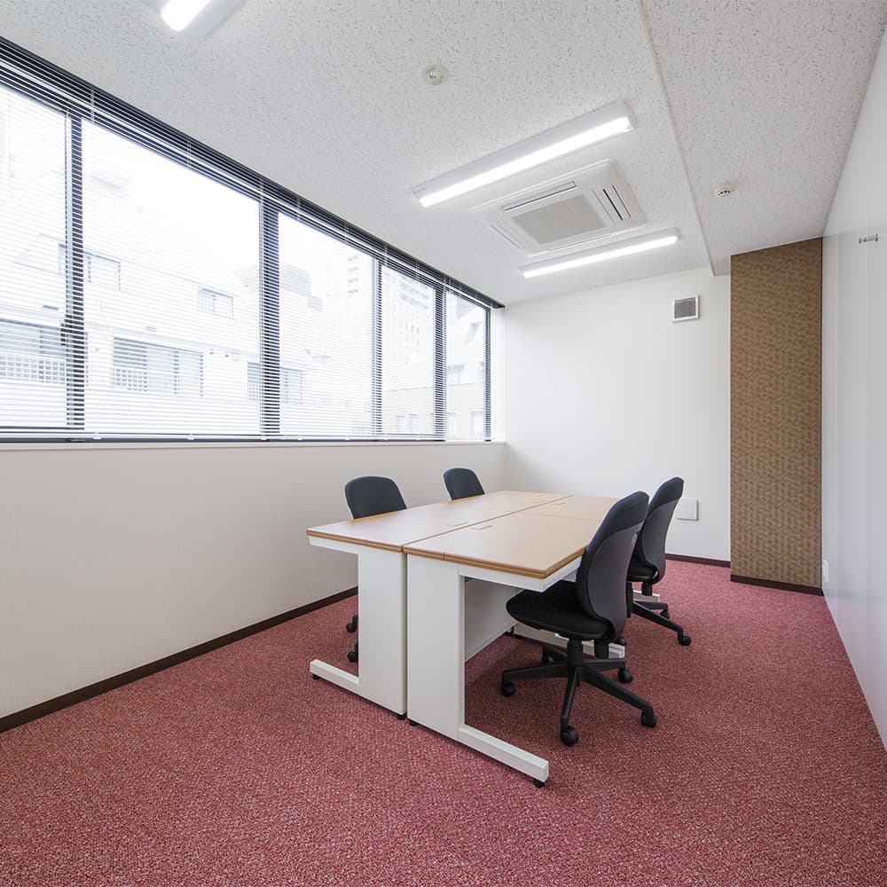 専有部_個室。家具・インターネット環境を完備しています。