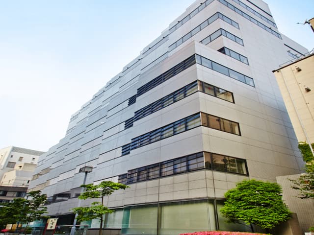 外観_オフィスはビルの最上階となる10階にあるためビルからの景色も非常に良好です。