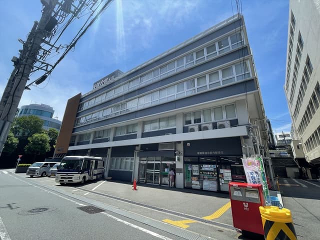 近隣の郵便局_新宿保険会館内郵便局 (徒歩6分)