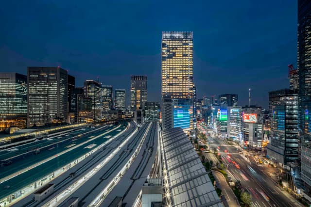 オフィスからの夜景(八重洲側)