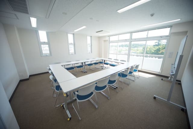 共用部_会議室。月5時間まで使用可能です。