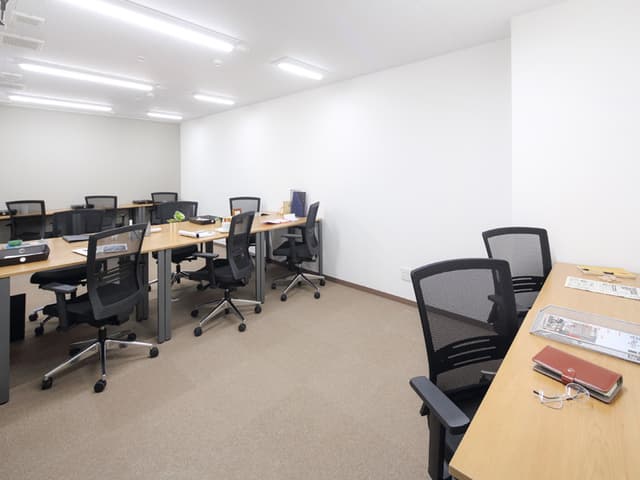 個室_多めの人数にも対応できる個室もあります©Regus