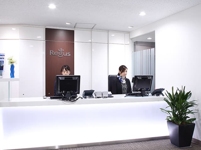 受付_受付スタッフが出迎えてくれます©Regus